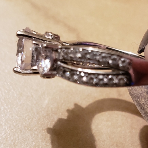 2 tcw Sterling Silver Past, Present, Future ring - Picture 13 of 16